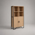 Credenza alta da sala in MDF effetto rovere chiaro con ante e ripiani aperti e struttura in acciaio nero 90 x 40 x 180 cm